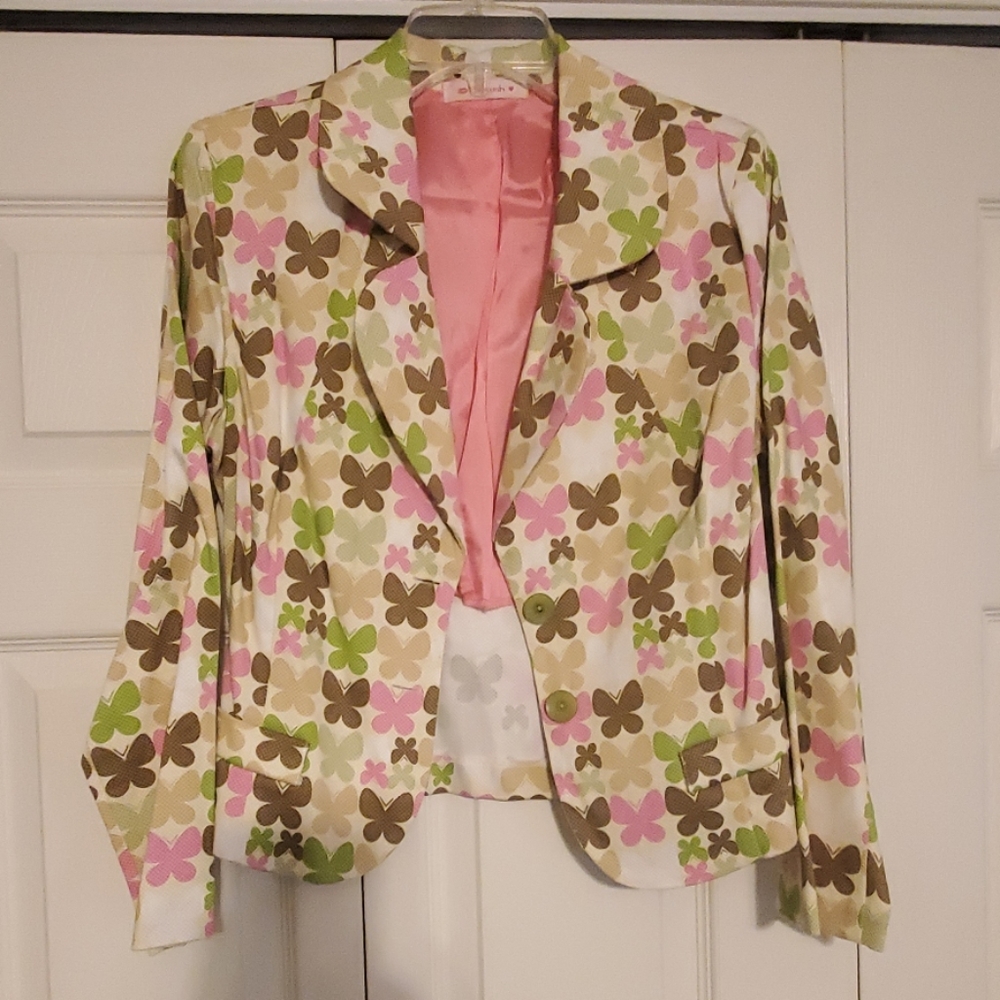 Super cute cropped blazer